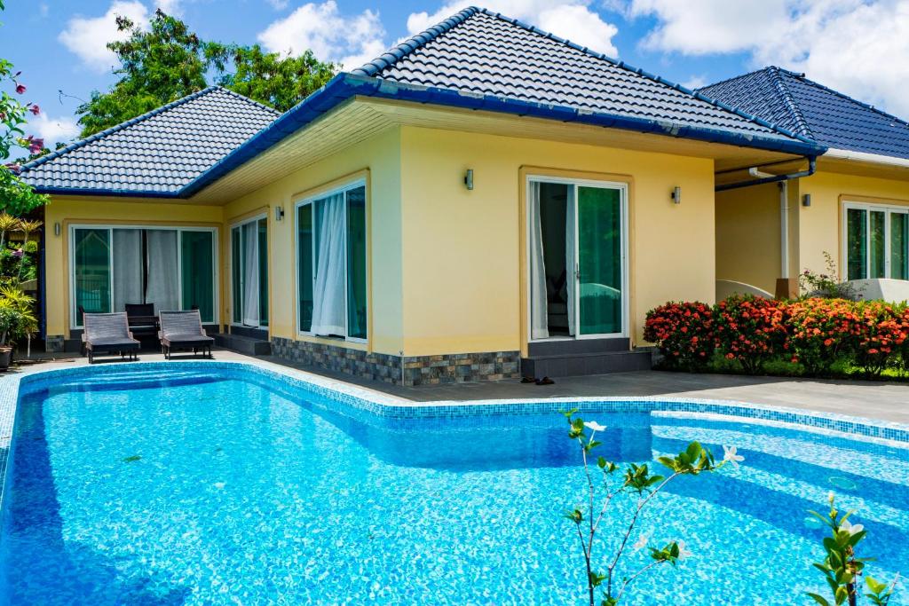 Villa Tanya, 3 Bed with Private Pool and Jacuzzi photo