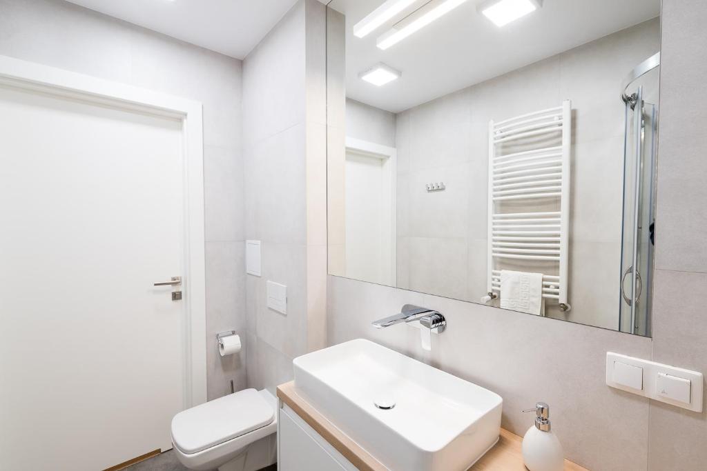Q17 Apartments photo