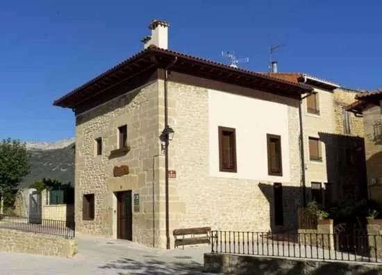 Mercedes Etxea，位于Cripán的酒店