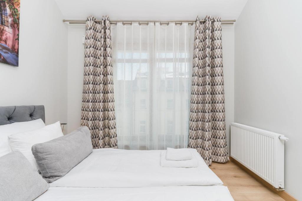 One-Bedroom Apartment with air conditioning- Rakowicka 14a Street