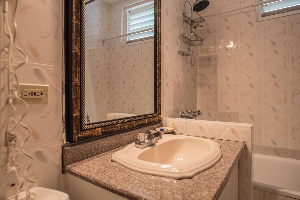 Natural Bliss Ocean View Suite At Sandcastles Beach Resort photo