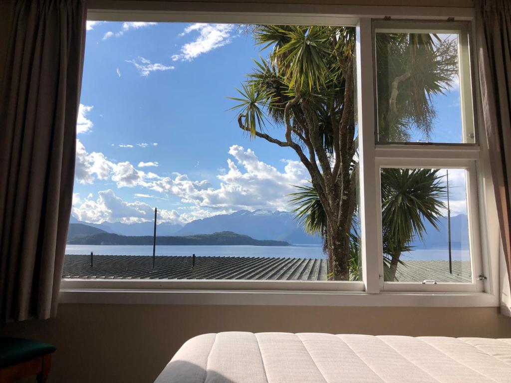 Manapouri Lakeview Motor Inn photo
