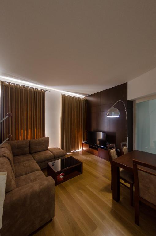 Sophia, Ponta Delgada