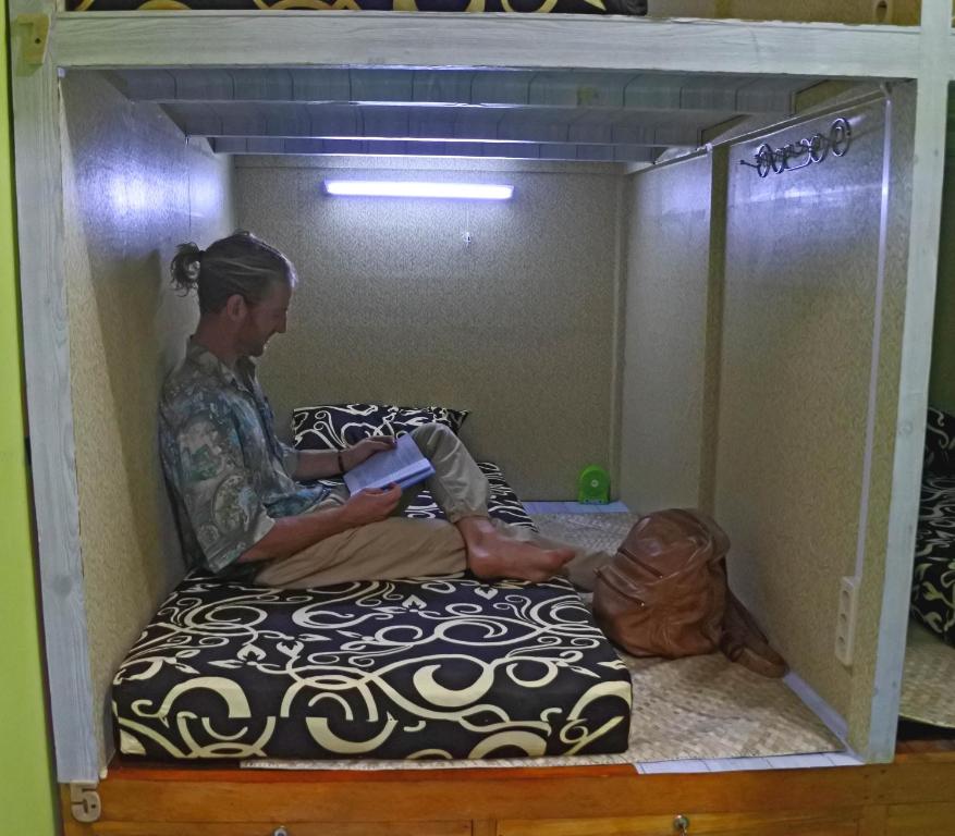 Gonias Capsule Hostel photo