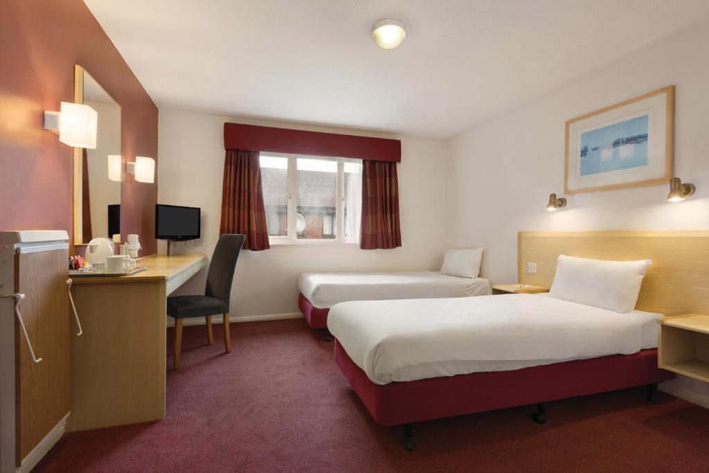 Days Inn by Wyndham Gretna Green M74 photo