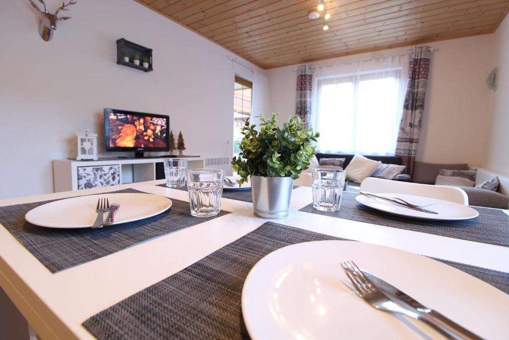 GRIASS EICH Ski-to-door Apartment - 2