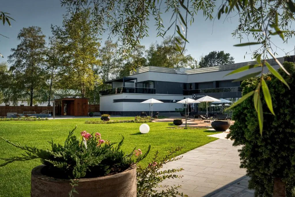 Donautica Hotel & Restaurant, hotel in Fadd-Dombori