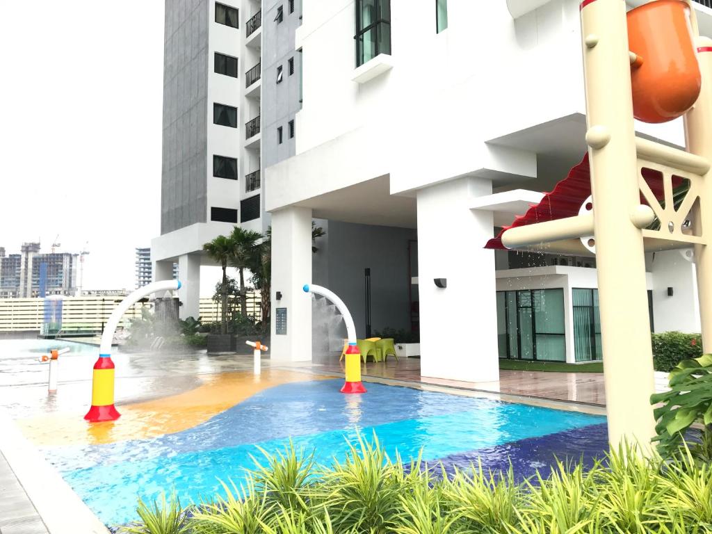 Mosaic Souhtkey Highfloor 2BR 2-6pax 5mins JBCIQ&Sentosa photo