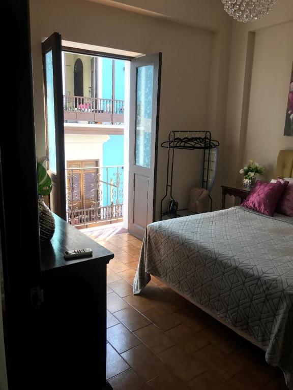 The Balconies Studio &amp; Crystal Apartment at Casa of Essence in Old San Juan — Hotel in San Juan