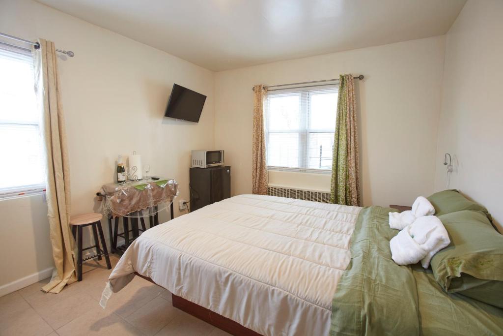 STUDIO&ONE BEDROOM APARTMENTS photo