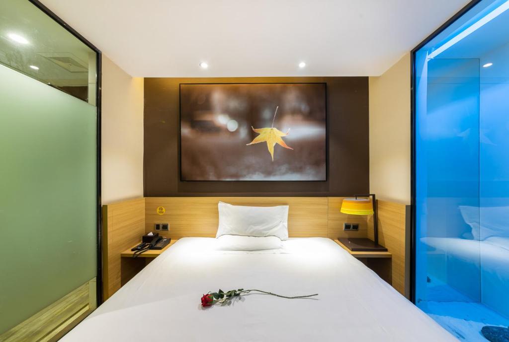 IU Hotel Chongqing Jiefangbei Hongyadong Chaotianmen photo