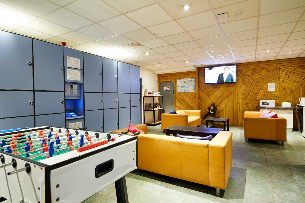 Shared lounge/TV area