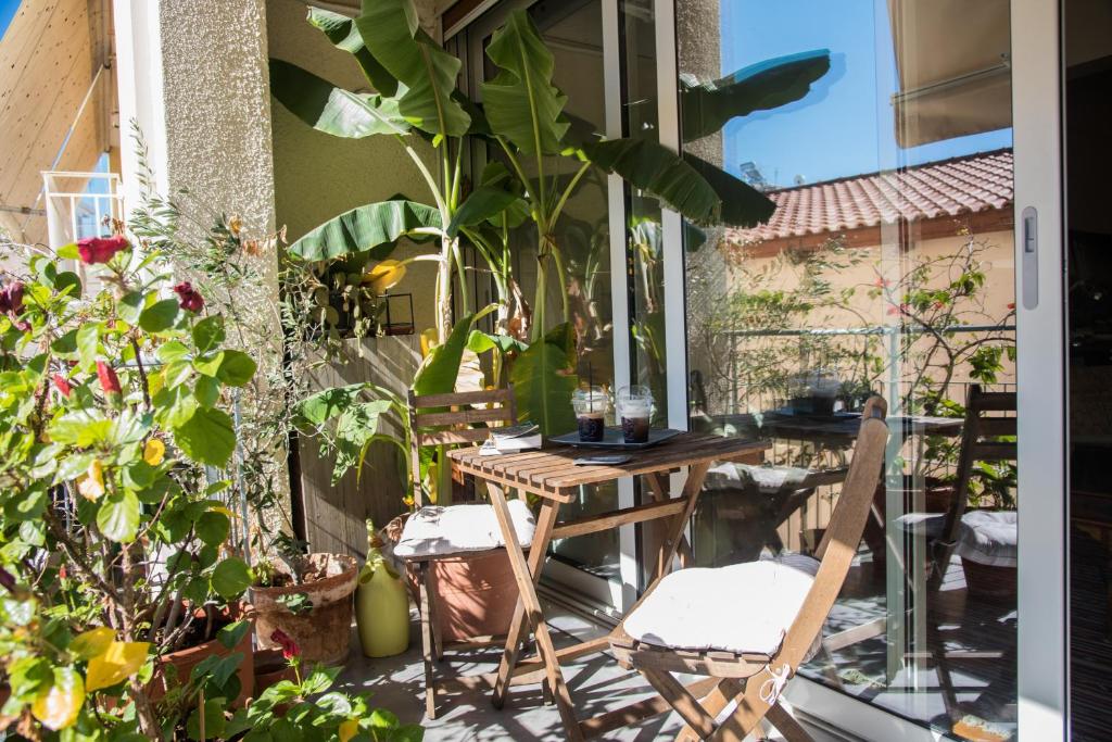 2 BEDROOM APARTMENT AT THE HISTORICAL CENTER, VIEW TO ACROPOLIS photo