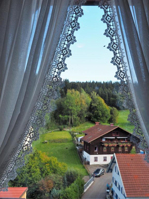 Landgasthof Zum Schwarzen Grat - 2