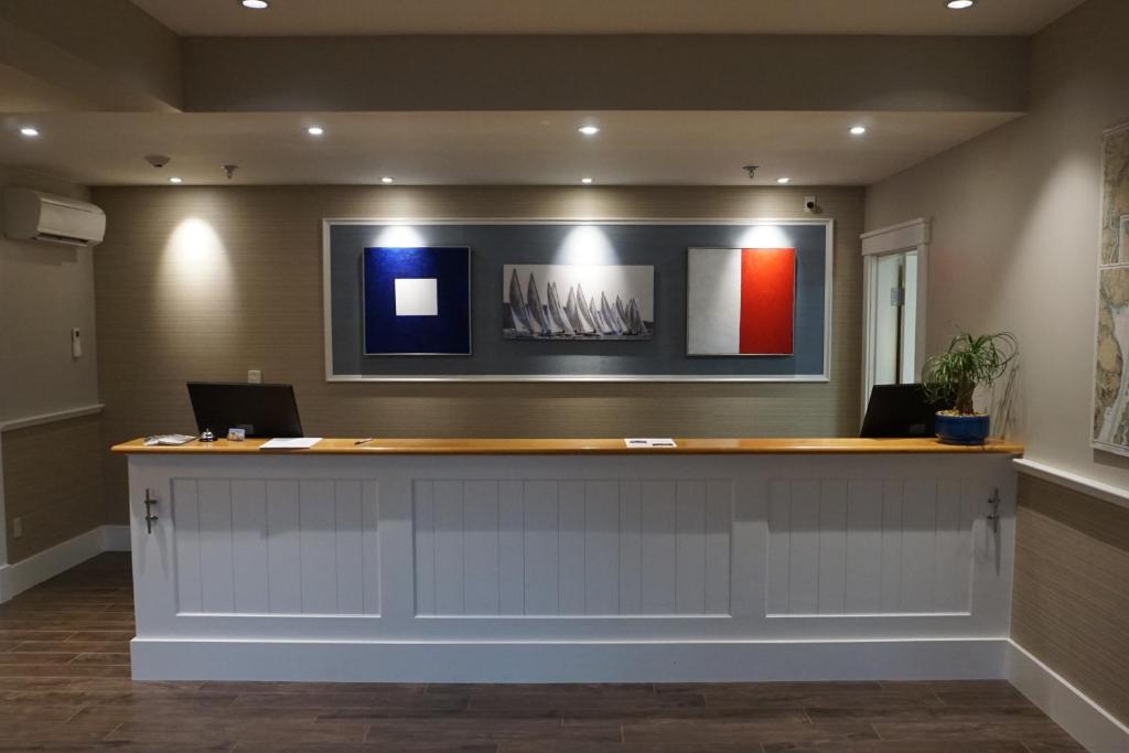Belfast Harbor Inn photo