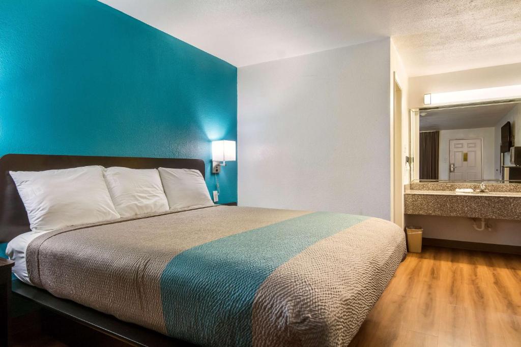 Motel 6-Freeport, TX photo