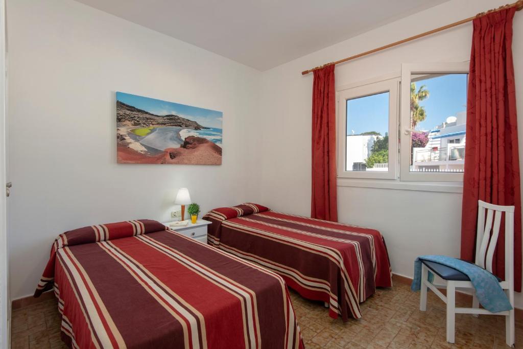 Rocas Blancas Apartments — Hotel rooms in Puerto del Carmen, Canary Islands