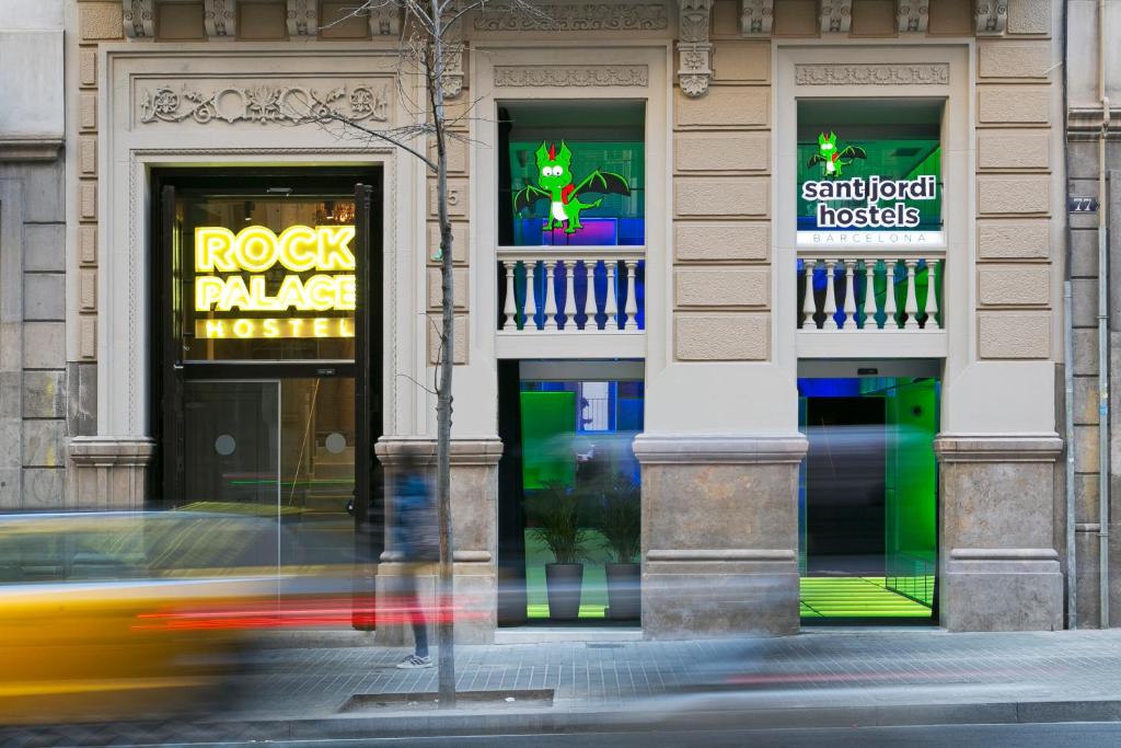 Sant Jordi Hostels Rock Palace - 2