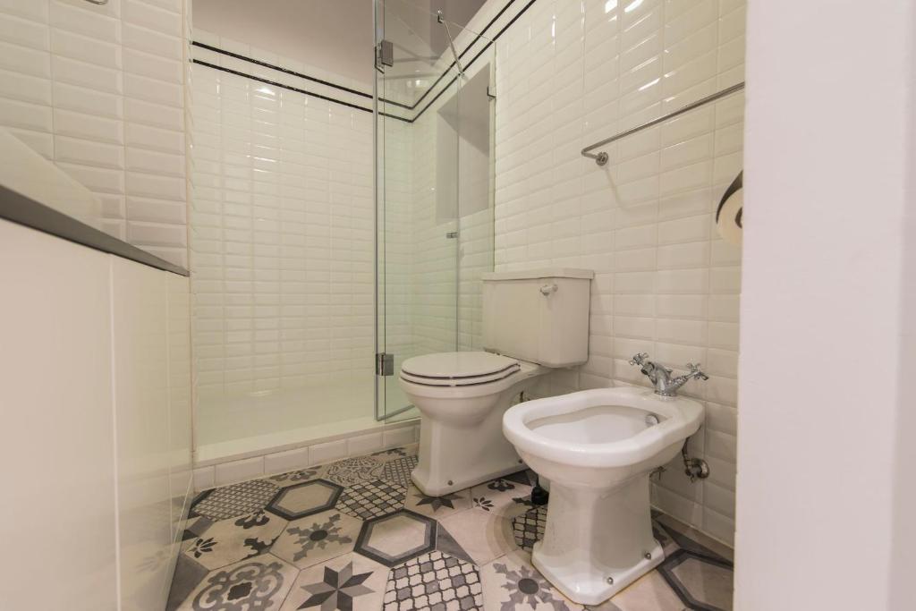 LovelyStay - 3 Bedroom Downtown Wonderwall photo