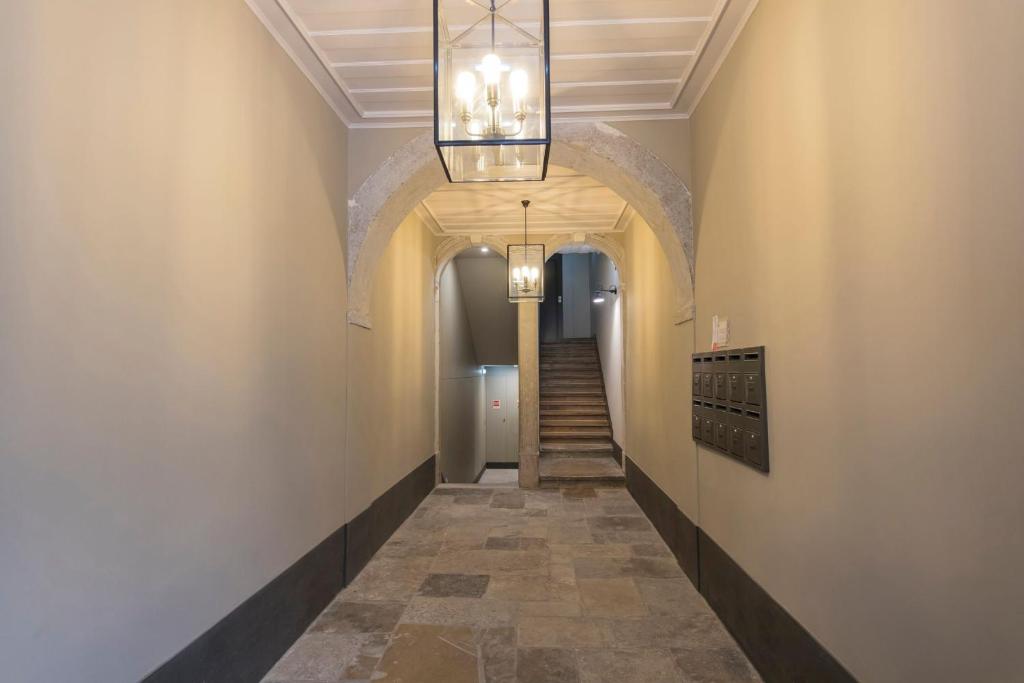 LovelyStay - 3 Bedroom Downtown Wonderwall photo