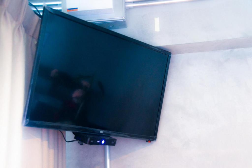 Shared lounge/TV area