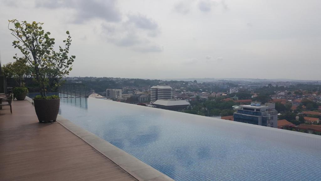 Warhol Apartement Lt 15 Jl. Ahmad Yani Simpang 5 Semarang photo