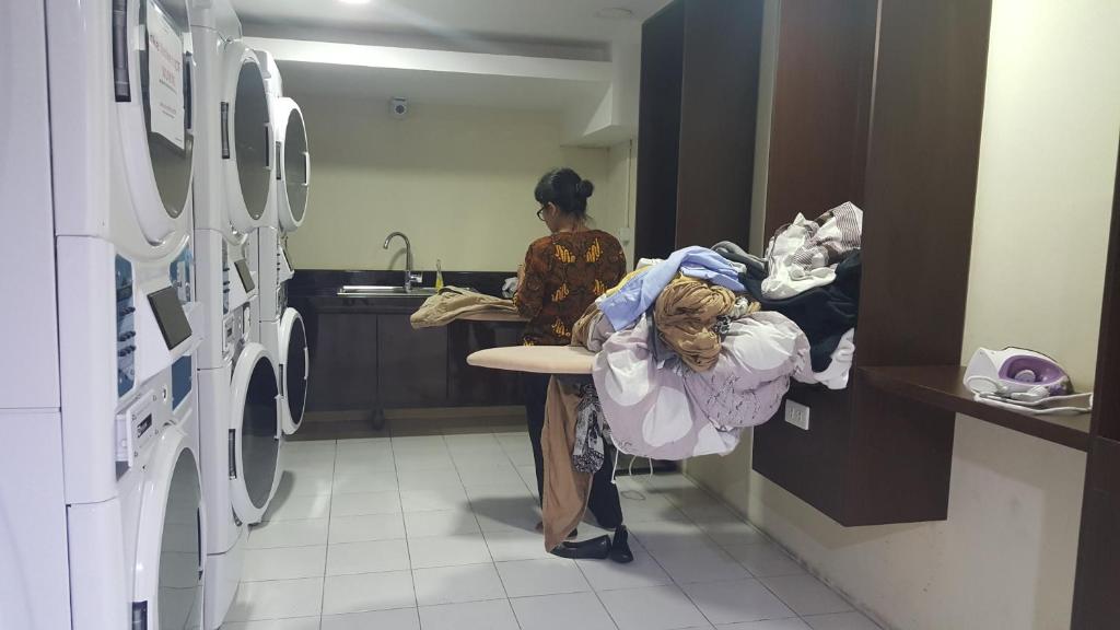 Warhol Apartement Lt 15 Jl. Ahmad Yani Simpang 5 Semarang photo