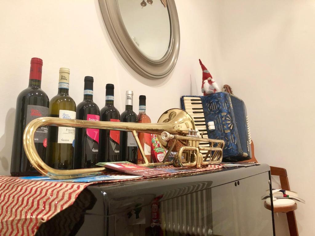 Musicisti House - Dining image
