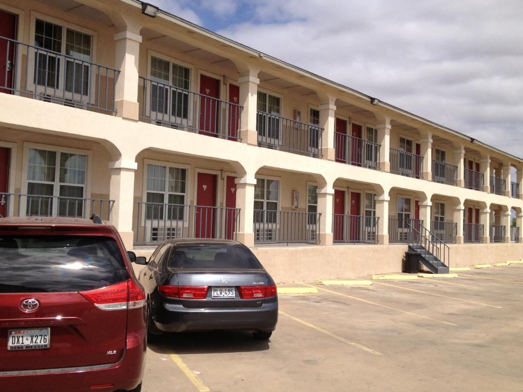 Villa West Inn photo