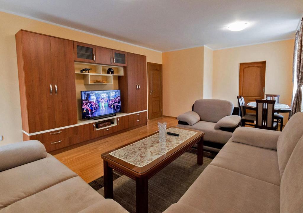 Apartments Nella — Hotel in Kolasin