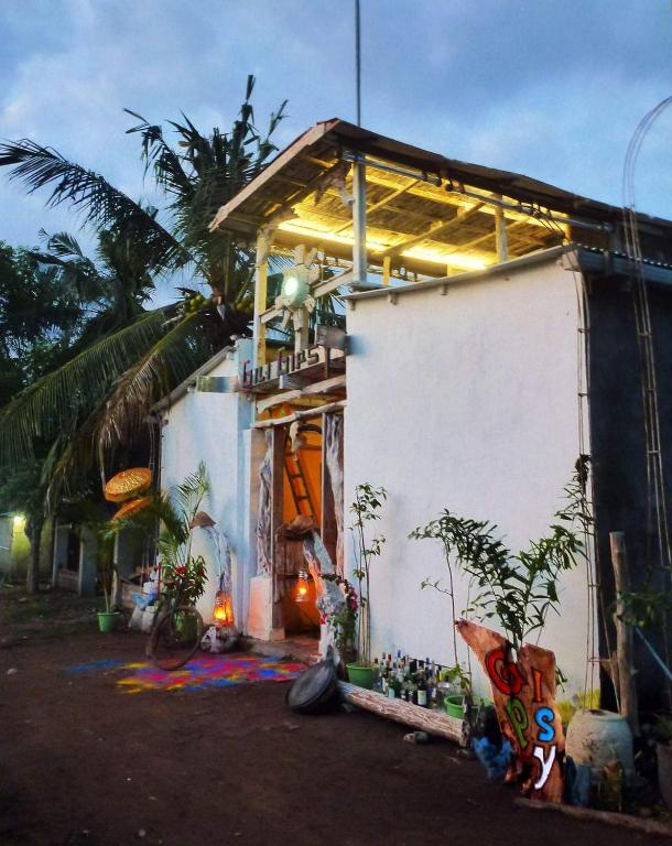 Gipsy Backpackers — Hotel in Lombok
