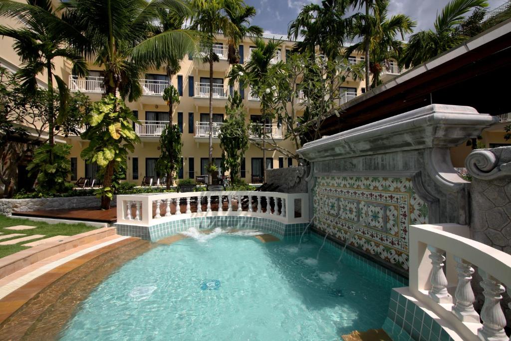 スイミングプール