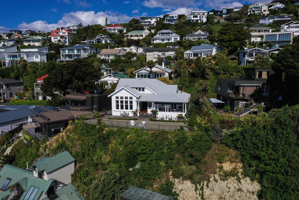Exterior view, Villa Victoria B&B in Nelson