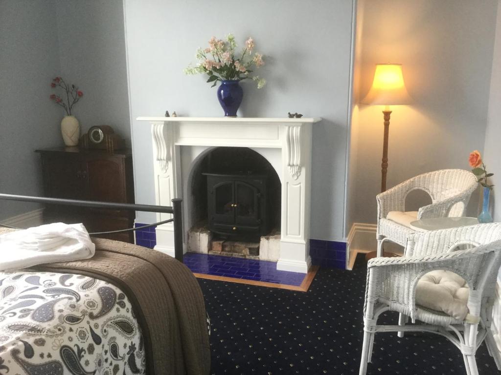The Bank Guesthouse Glen Innes photo