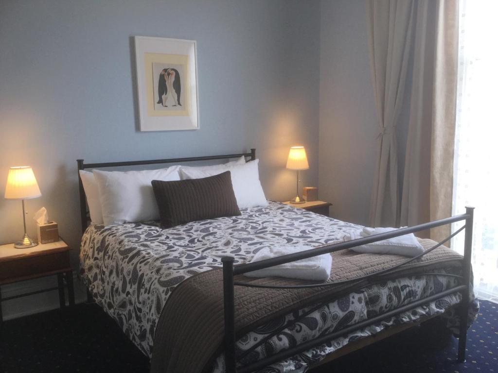 The Bank Guesthouse Glen Innes photo