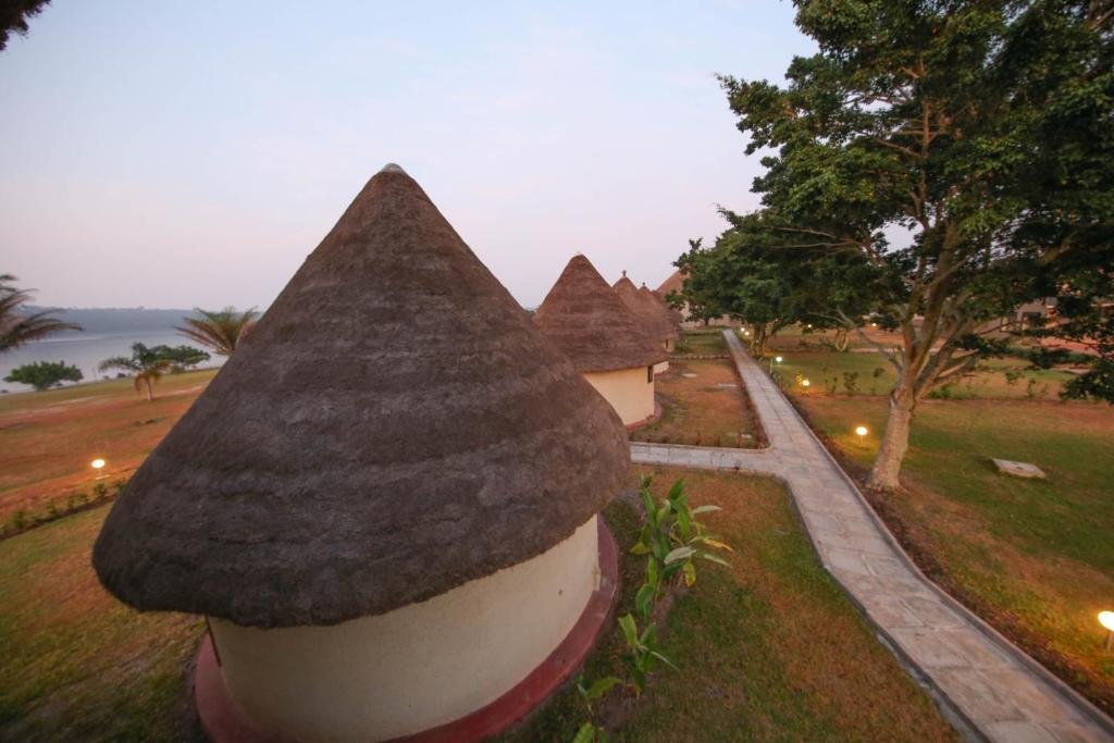 Victoria Forest Resort photo