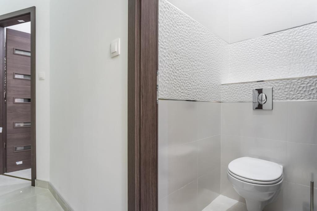 Luxury apartment with balcony in the center photo