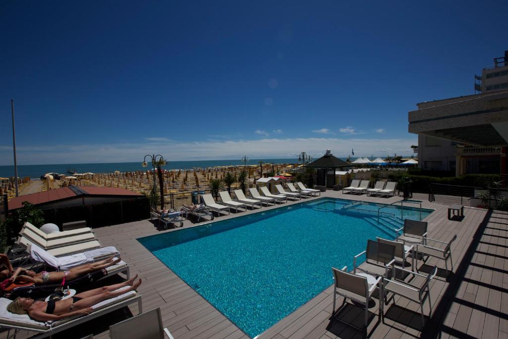 Hotel Adlon — Swimming pool in Jesolo, Veneto