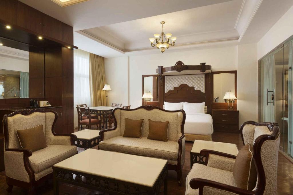 Chandigarh Ramada Plaza by Wyndham Chandigarh Zirakpur room