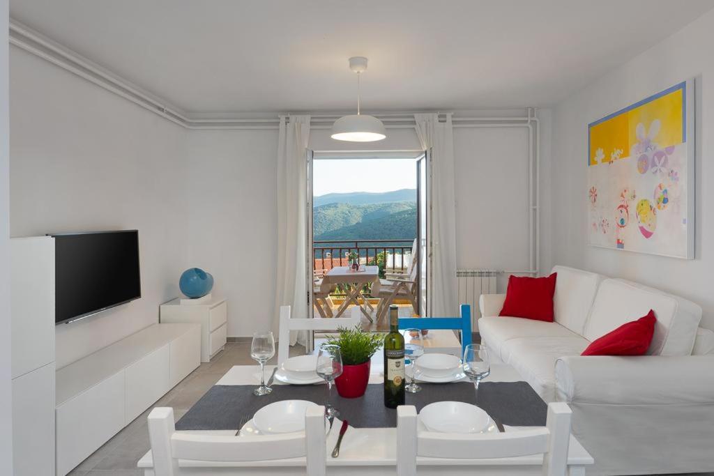ArtApArt Z — Hotel in Rabac