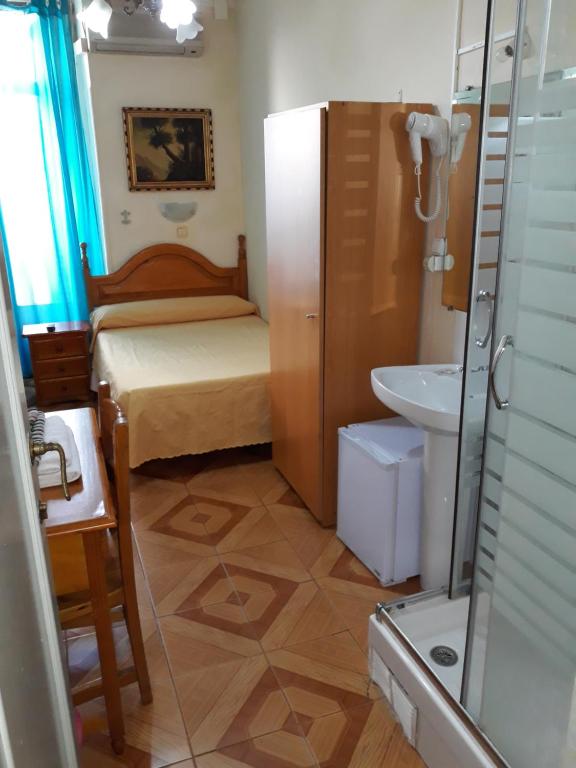 Hostal Fuentesol photo