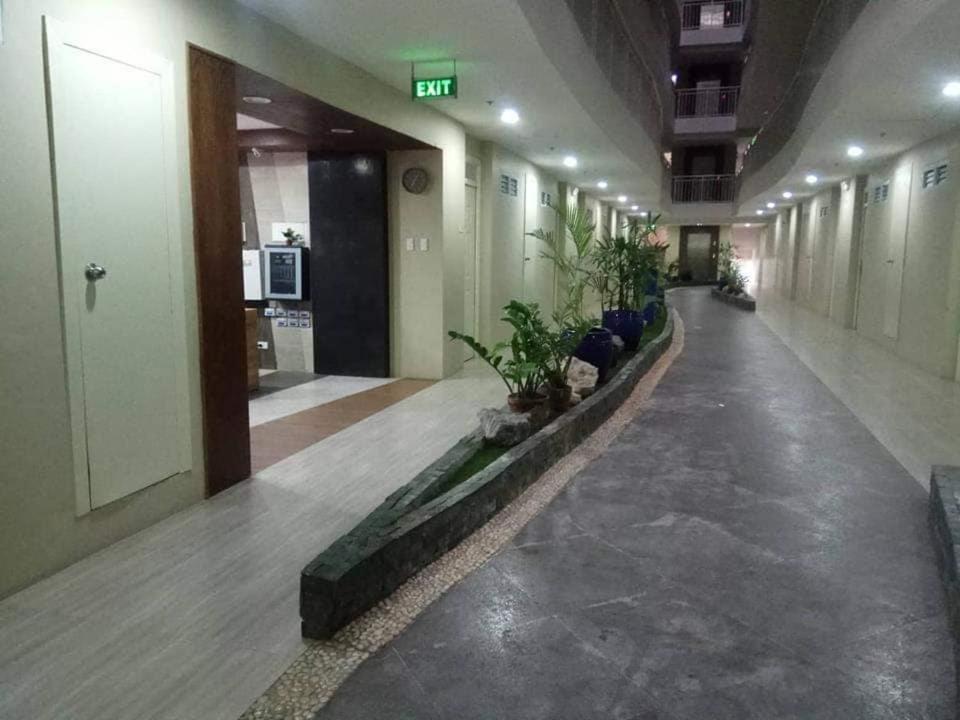 Benj Comfy Condo - Studio Unit with Car Park photo