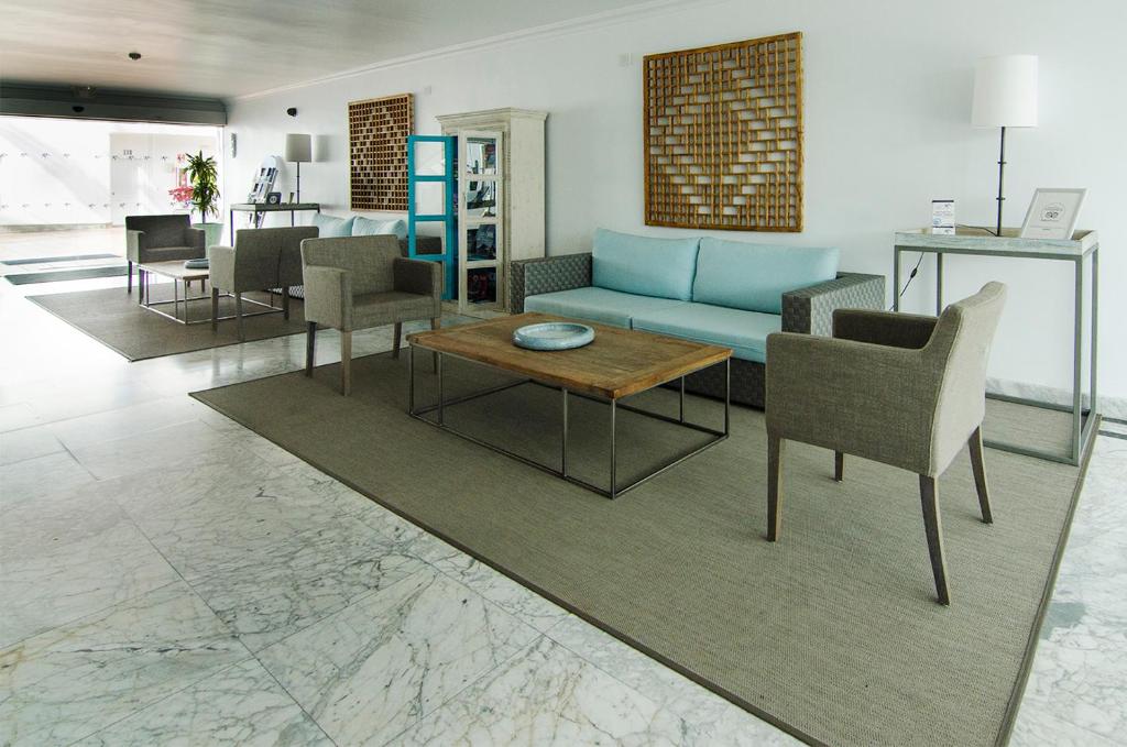 Apartamentos Parque Tropical en Lanzarote — Hotel rooms in Puerto del Carmen, Canary Islands