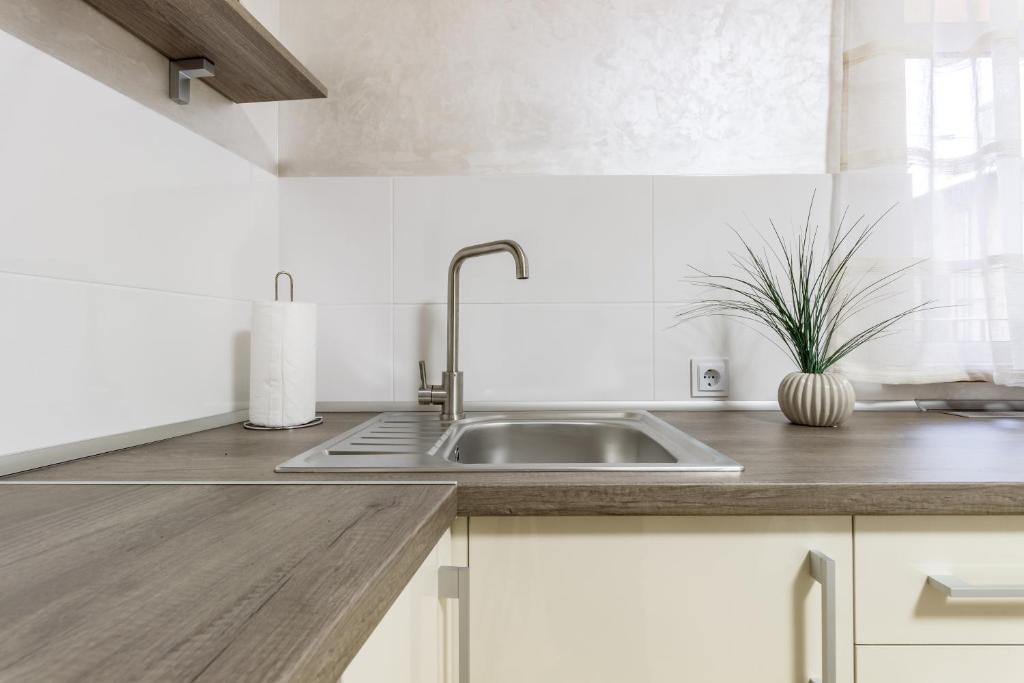 City Center VIP studio apartment photo