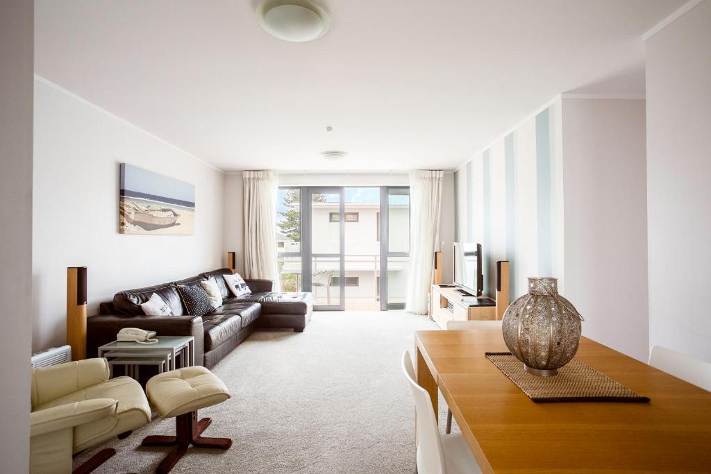 Capri on Pilot Bay Apartment