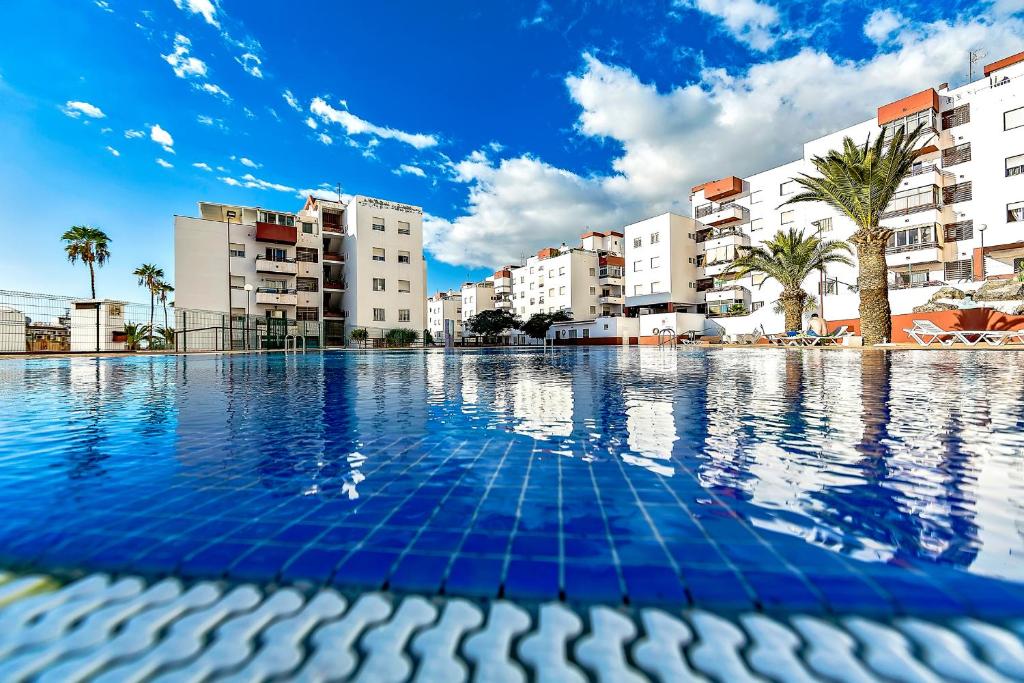 Spacious Penthouse Palmeras Ocean View 300 m to the Beach, Adeje