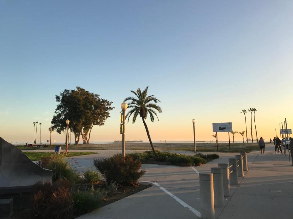 The Belmont Shore Inn - Adults Only photo