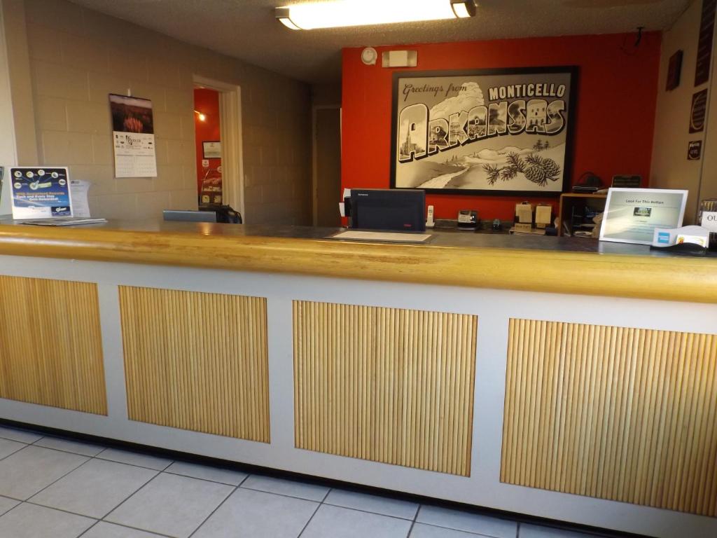 Super 8 By Wyndham Monticello Ar photo