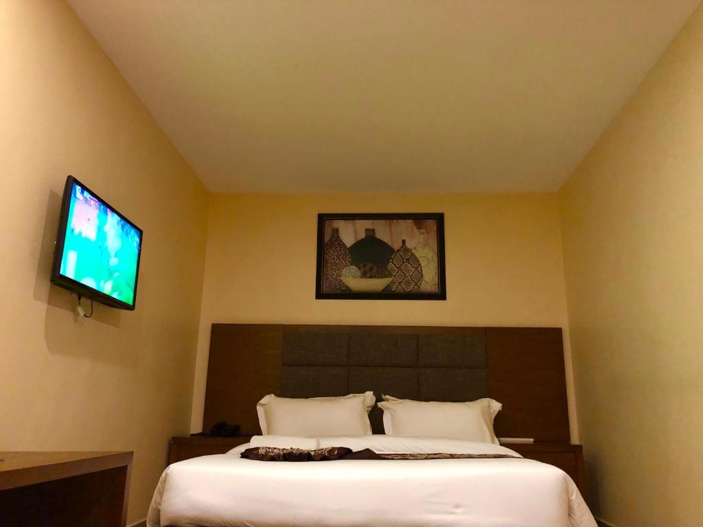 Imperial Hotel & Apartments photo