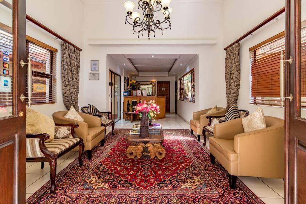 Hoyohoyo Chartwell Lodge photo